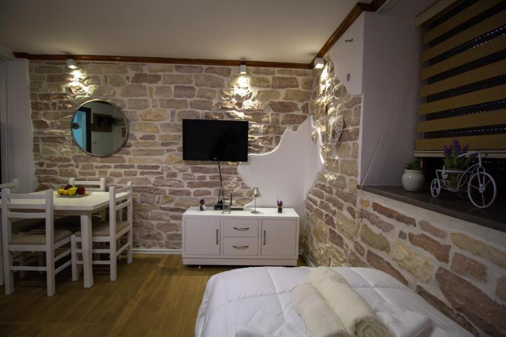 Solhouse Apartment Gjirokaster Ngoại thất bức ảnh