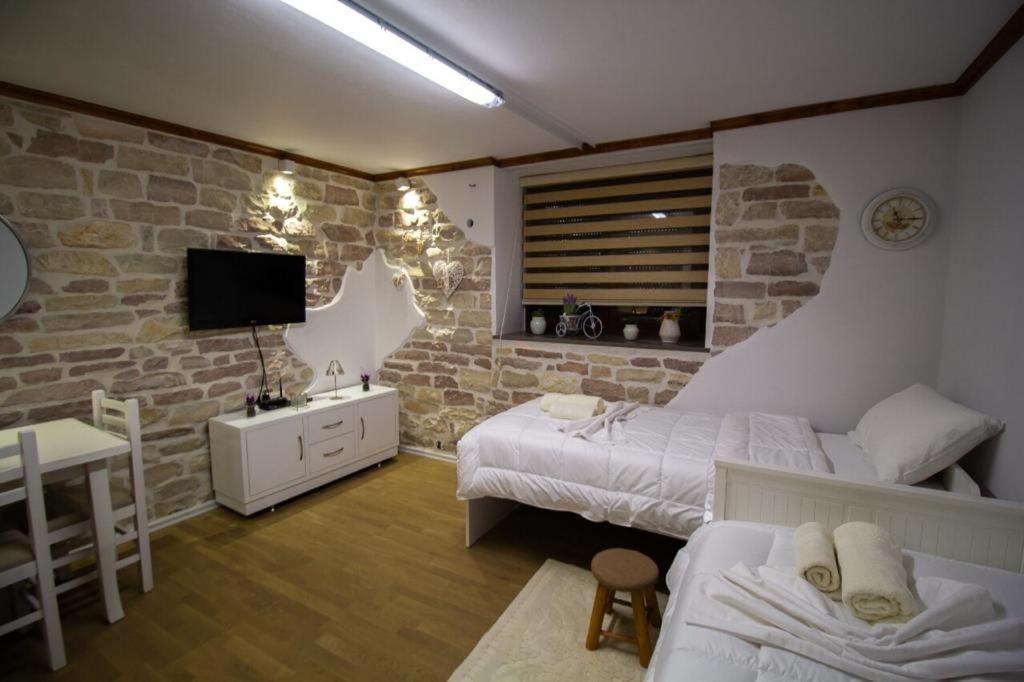Solhouse Apartment Gjirokaster Ngoại thất bức ảnh
